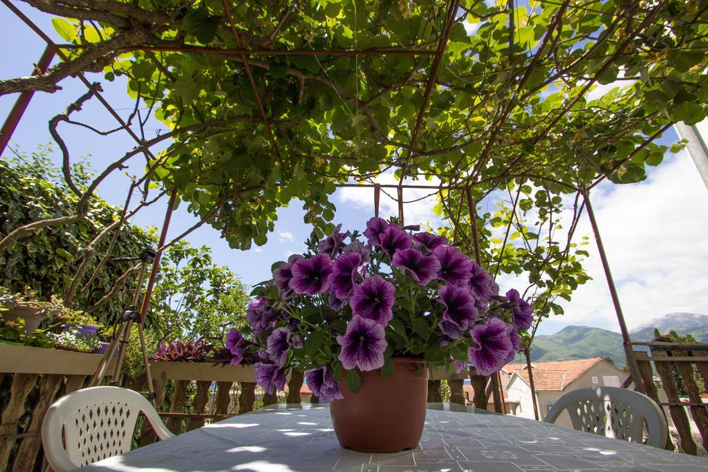 St. Roko Guest House Donja Lastva Exterior foto